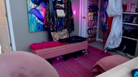 Snapshot of dommetomorrow chatting on 12/17/24, 05:47 DommeTomorrow online show from 12/17/24, 05:47