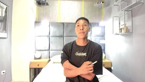 Domminick18 online show from 10/23/25, 07:23