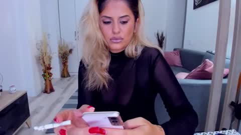 Snapshot of domtessa chatting on 09/15/25, 07:58 Tessa online show from 09/15/25, 07:58