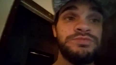 Snapshot of donglish718856 chatting on 12/02/25, 09:03 donglish718856 online show from 12/02/25, 09:03