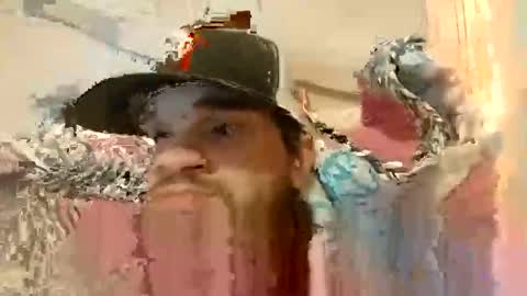 Snapshot of donglish718856 chatting on 12/05/25, 08:27 donglish718856 online show from 12/05/25, 08:27