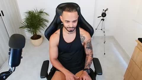 Snapshot of donn_cruz chatting on 10/10/25, 04:28 Victor online show from 10/10/25, 04:28