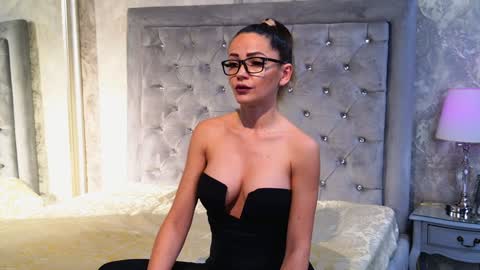 Donna online show from 12/29/24, 10:03