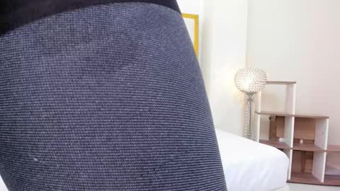 Paula DiazGMT-5 0730 - 1400 online show from 11/21/25, 12:04