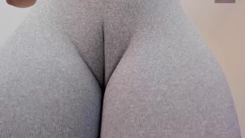 Paula DiazGMT-5 0730 - 1400 online show from 11/28/25, 12:41