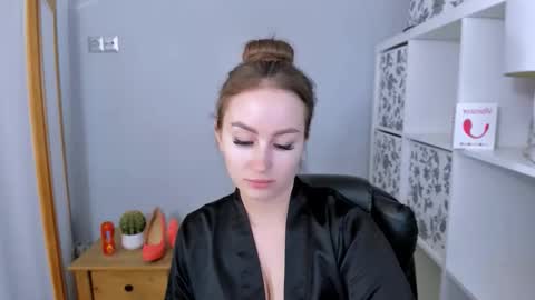 Snapshot of donnasensual chatting on 11/10/25, 03:44 DonnaSensual online show from 11/10/25, 03:44