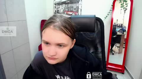 Snapshot of donnasia chatting on 06/09/26, 08:15 Sia online show from 06/09/26, 08:15