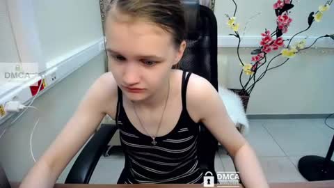 Sia online show from 07/08/26, 10:31