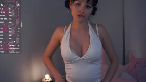 Snapshot of donnettamangham chatting on 05/25/26, 09:43 Victoria online show from 05/25/26, 09:43