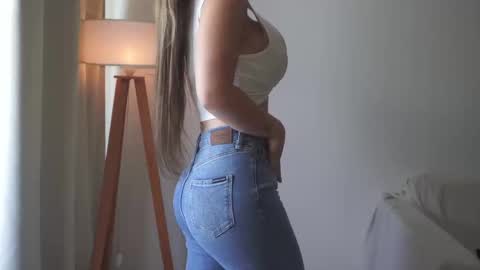 Donatella online show from 10/30/25, 12:17