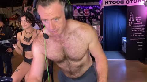 Snapshot of donnybasilisk chatting on 10/19/25, 06:52 Donny online show from 10/19/25, 06:52