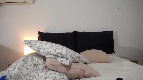 Snapshot of dontcallmeangel_ chatting on 10/03/25, 09:56 Iara online show from 10/03/25, 09:56