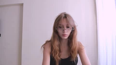 Snapshot of donteatcats_ chatting on 11/05/25, 07:52 Sam online show from 11/05/25, 07:52