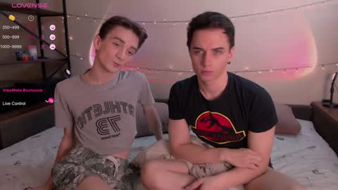 Snapshot of dontknowloool chatting on 01/07/25, 05:42 EliotKenny online show from 01/07/25, 05:42