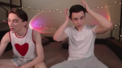 Snapshot of dontknowloool chatting on 03/09/25, 01:26 EliotKenny online show from 03/09/25, 01:26