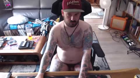 doomsy_minatozaki online show from 08/04/26, 10:07