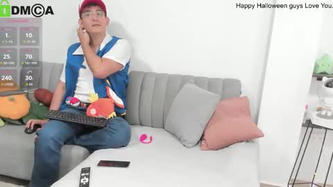 Snapshot of dopamine_for_you chatting on 10/31/25, 02:29 Mike and Jack online show from 10/31/25, 02:29