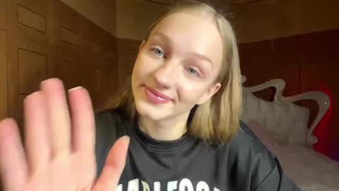 Snapshot of doreathagustave chatting on 03/25/26, 04:35 Anika online show from 03/25/26, 04:35