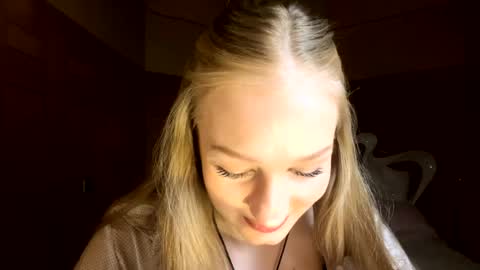Snapshot of doreathagustave chatting on 04/20/26, 09:38 Anika online show from 04/20/26, 09:38