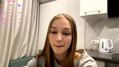 Snapshot of doreathagustave chatting on 06/14/26, 08:44 Anika online show from 06/14/26, 08:44