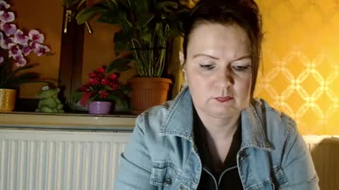 Snapshot of doreenhot chatting on 01/20/25, 04:12 DoreenHot online show from 01/20/25, 04:12