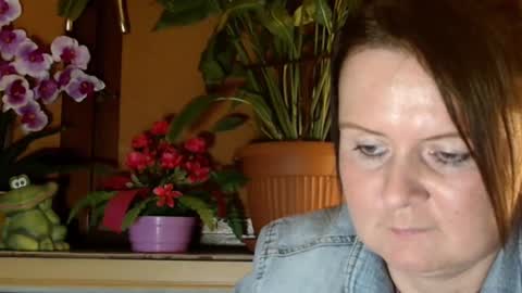 Snapshot of doreenhot chatting on 02/05/25, 07:31 DoreenHot online show from 02/05/25, 07:31
