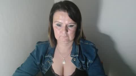 Snapshot of doreenhot chatting on 09/14/25, 04:06 DoreenHot online show from 09/14/25, 04:06