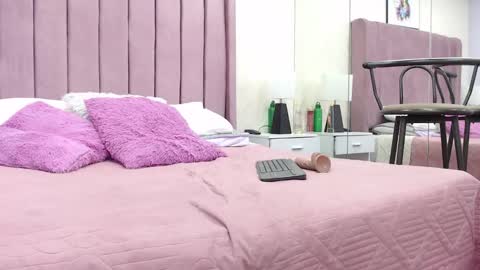 Snapshot of dorettaacreman chatting on 09/20/25, 01:01 Anny online show from 09/20/25, 01:01