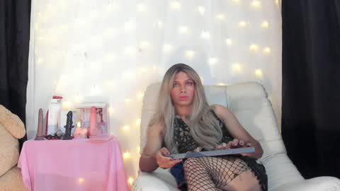 Nicolle online show from 12/31/24, 09:10