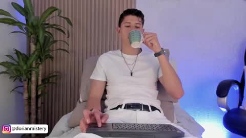 dorian_mystery online show from 09/30/25, 01:10