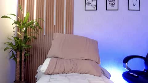 dorian_mystery online show from 10/18/25, 08:20