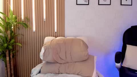 dorian_mystery online show from 10/31/25, 06:42