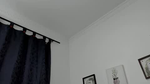 Snapshot of dorianfenix chatting on 12/14/25, 11:09 Dorian Fenix online show from 12/14/25, 11:09