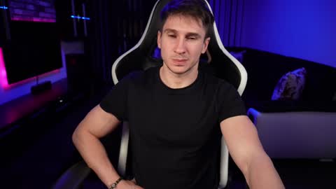 Dorian Reyes online show from 12/06/24, 01:18