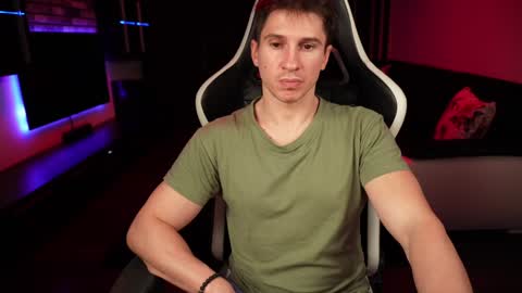 Dorian Reyes online show from 12/12/24, 02:48