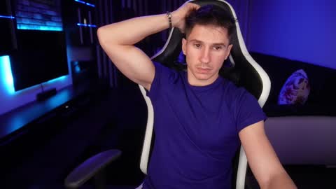Dorian Reyes online show from 12/21/24, 03:14