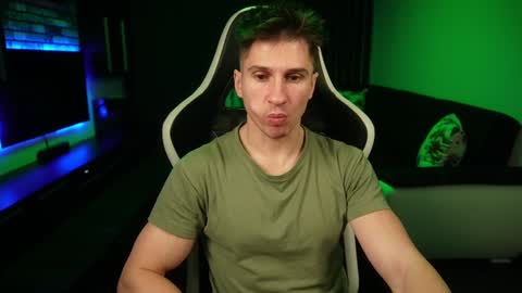 Dorian Reyes online show from 01/01/25, 10:56