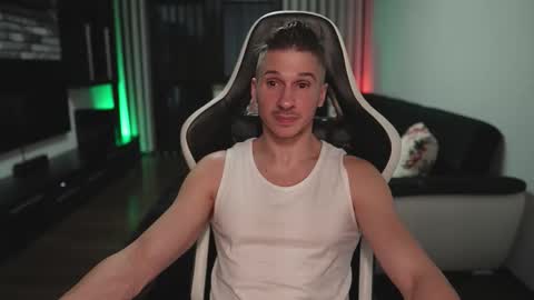 Snapshot of dorianreyes chatting on 11/02/25, 02:03 Dorian Reyes online show from 11/02/25, 02:03