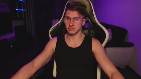 Snapshot of dorianreyes chatting on 11/07/25, 02:33 Dorian Reyes online show from 11/07/25, 02:33