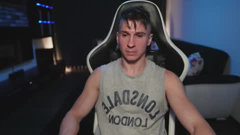 Snapshot of dorianreyes chatting on 11/09/25, 01:04 Dorian Reyes online show from 11/09/25, 01:04