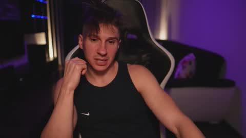 Snapshot of dorianreyes chatting on 11/14/25, 01:26 Dorian Reyes online show from 11/14/25, 01:26