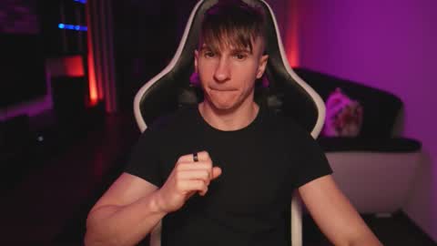 Snapshot of dorianreyes chatting on 11/16/25, 10:15 Dorian Reyes online show from 11/16/25, 10:15