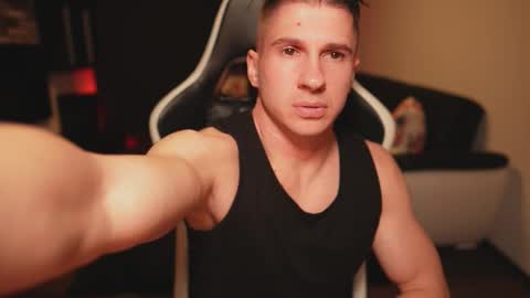 Snapshot of dorianreyes chatting on 11/19/25, 12:54 Dorian Reyes online show from 11/19/25, 12:54