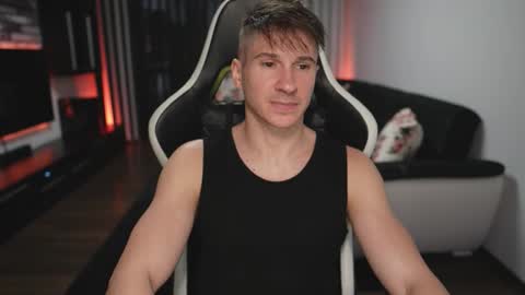 Snapshot of dorianreyes chatting on 11/19/25, 10:32 Dorian Reyes online show from 11/19/25, 10:32