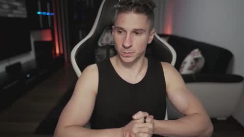 Snapshot of dorianreyes chatting on 11/21/25, 12:32 Dorian Reyes online show from 11/21/25, 12:32