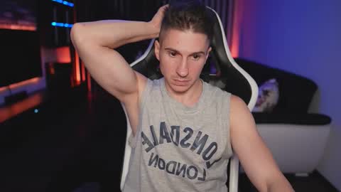 Snapshot of dorianreyes chatting on 11/22/25, 01:15 Dorian Reyes online show from 11/22/25, 01:15