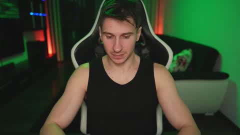 Snapshot of dorianreyes chatting on 11/30/25, 12:25 Dorian Reyes online show from 11/30/25, 12:25