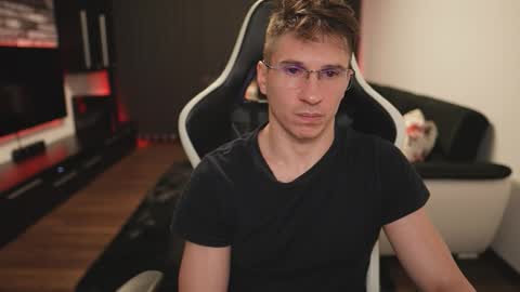 Snapshot of dorianreyes chatting on 12/03/25, 01:02 Dorian Reyes online show from 12/03/25, 01:02