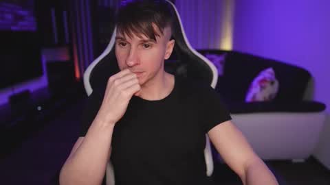 Snapshot of dorianreyes chatting on 12/14/25, 11:20 Dorian Reyes online show from 12/14/25, 11:20