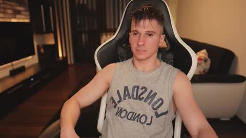 Snapshot of dorianreyes chatting on 12/16/25, 11:10 Dorian Reyes online show from 12/16/25, 11:10